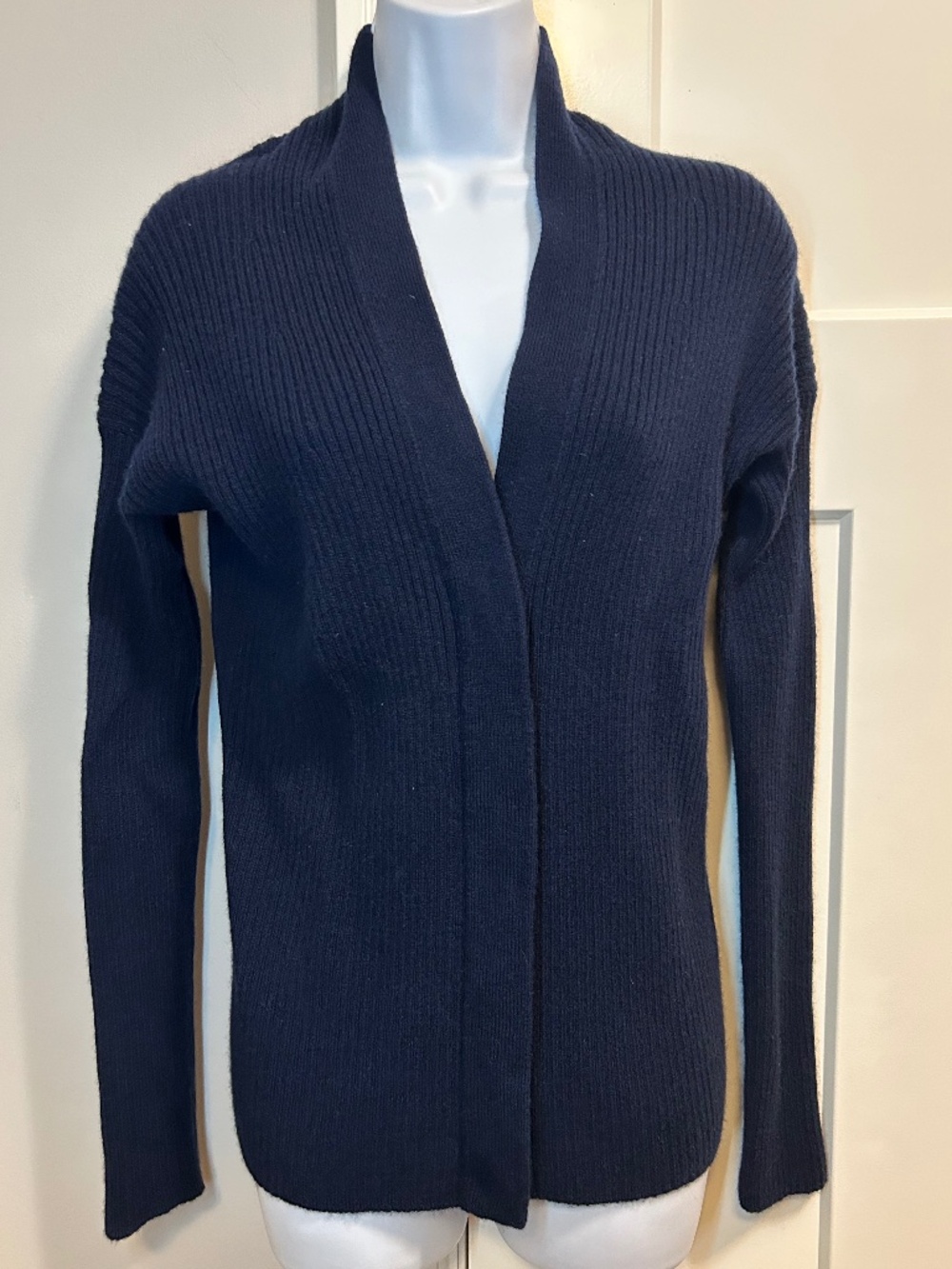 Vince Wool Cachemere Shaker Rib V-Neck Cardigan Size XS-S Navy Blue